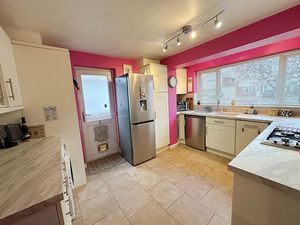 Kitchen- click for photo gallery
